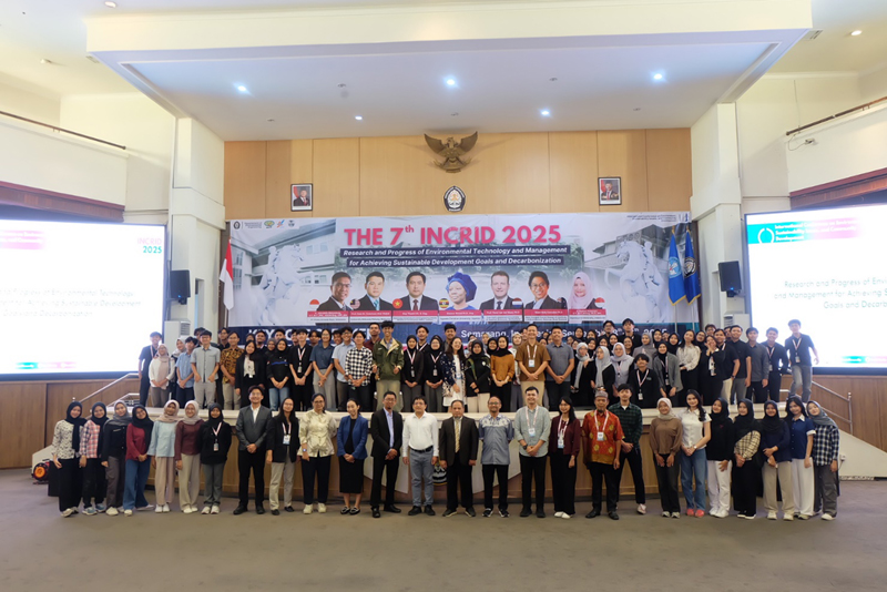 A group of people standing in front of a bannerAI-generated content may be incorrect.